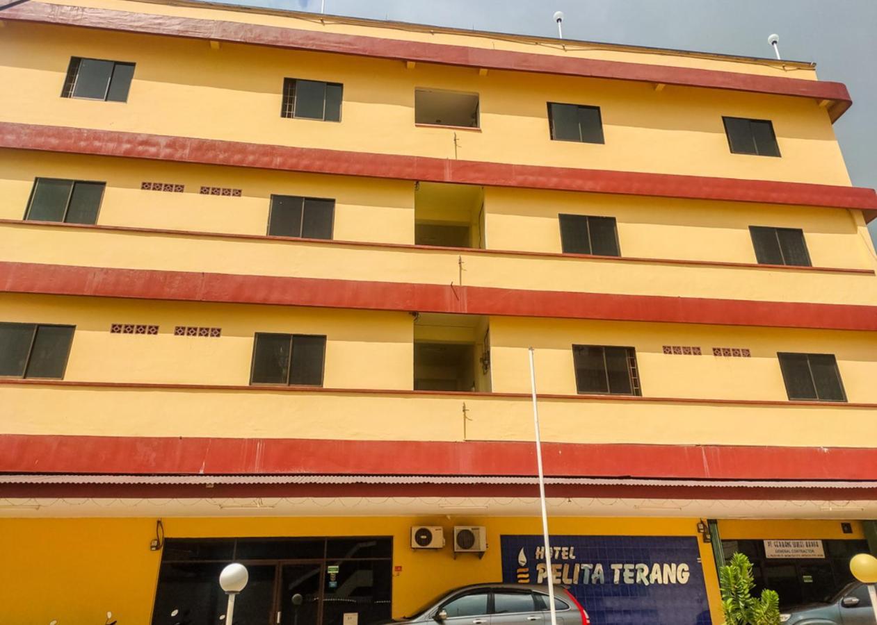 Oyo 3372 Hotel Pelita Terang Nagoya Exterior foto
